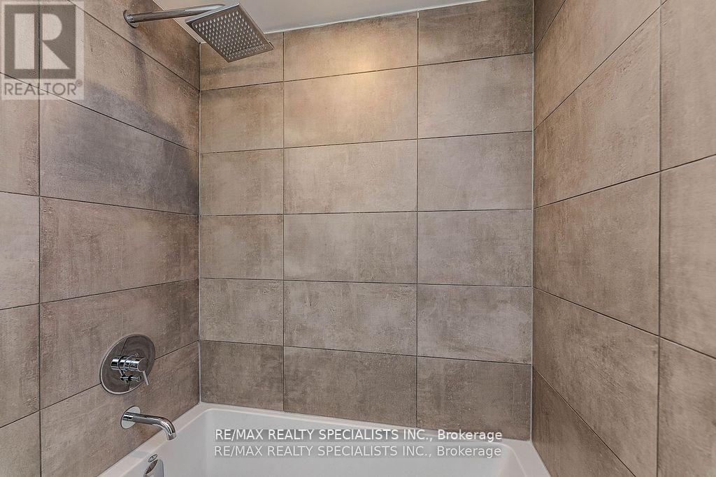 1101 - 8 Wellesley Street W Property Photo 20