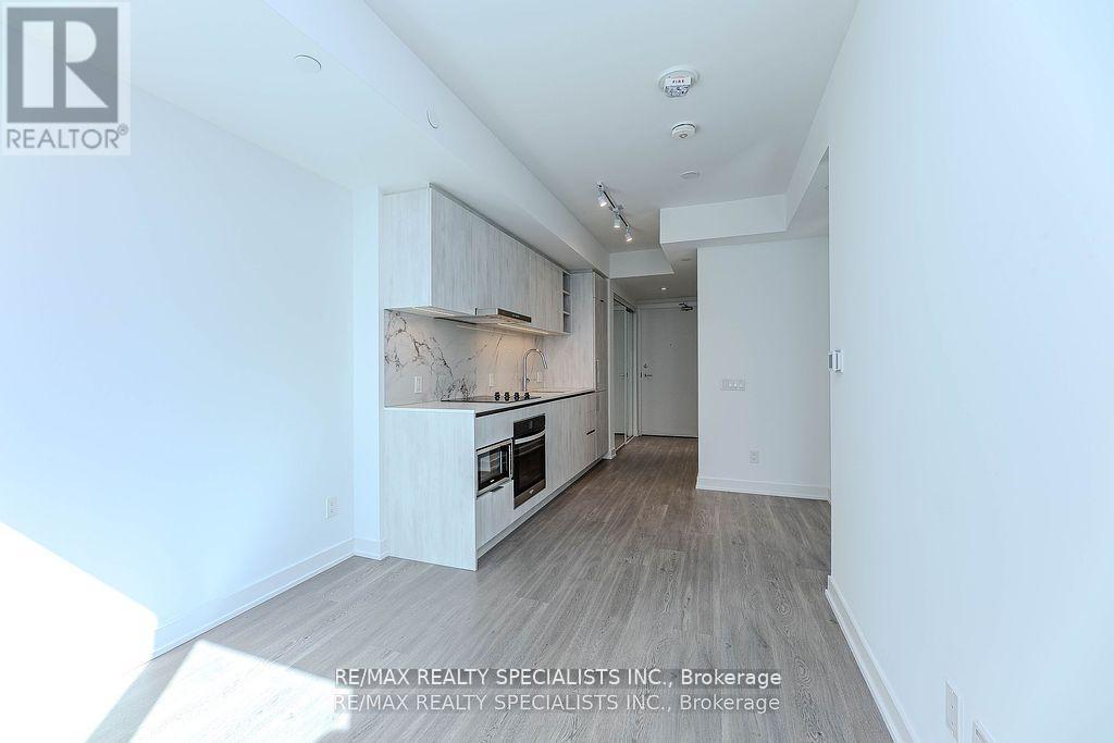 1101 - 8 Wellesley Street W Property Photo 28