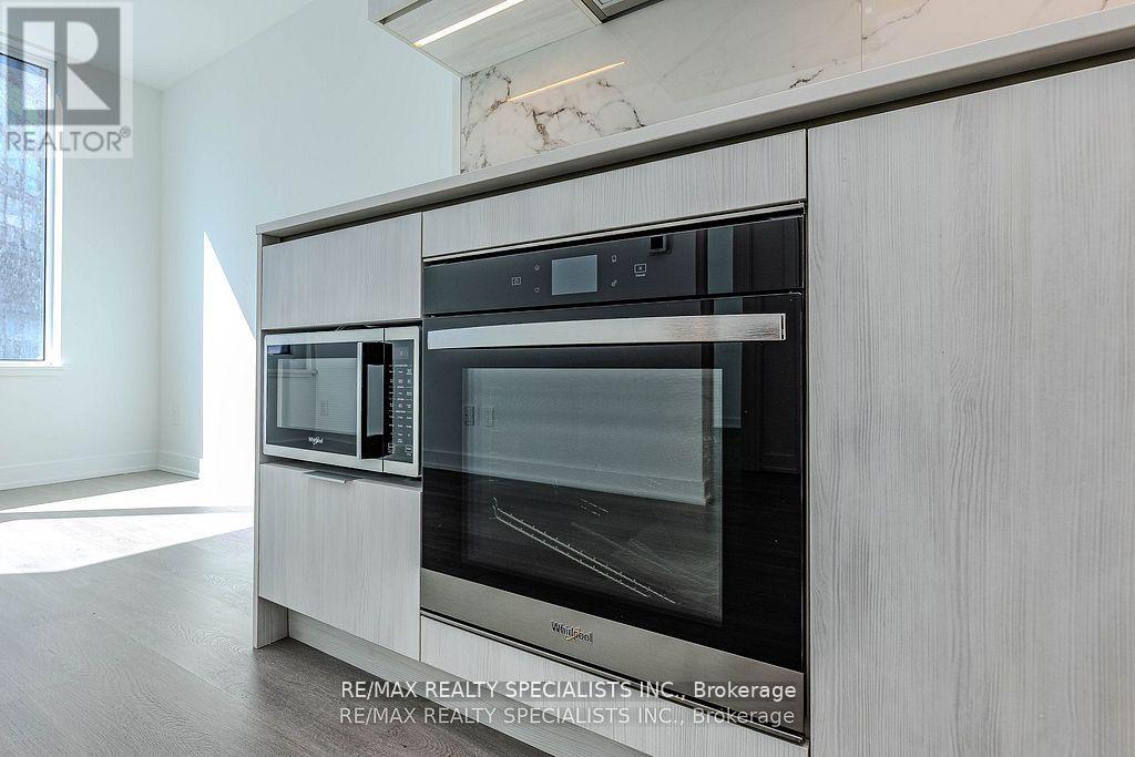 1101 - 8 Wellesley Street W Property Photo 30