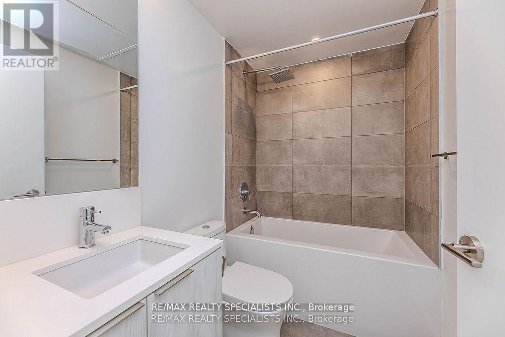 1101 - 8 Wellesley Street W Property Photo 31