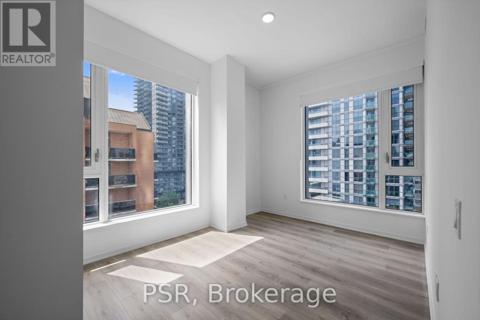 913 - 101 Roehampton Avenue Property Photo 11