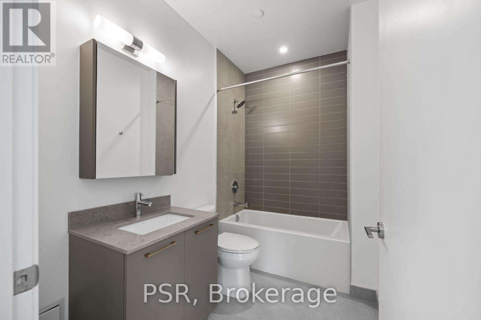 913 - 101 Roehampton Avenue Property Photo 12