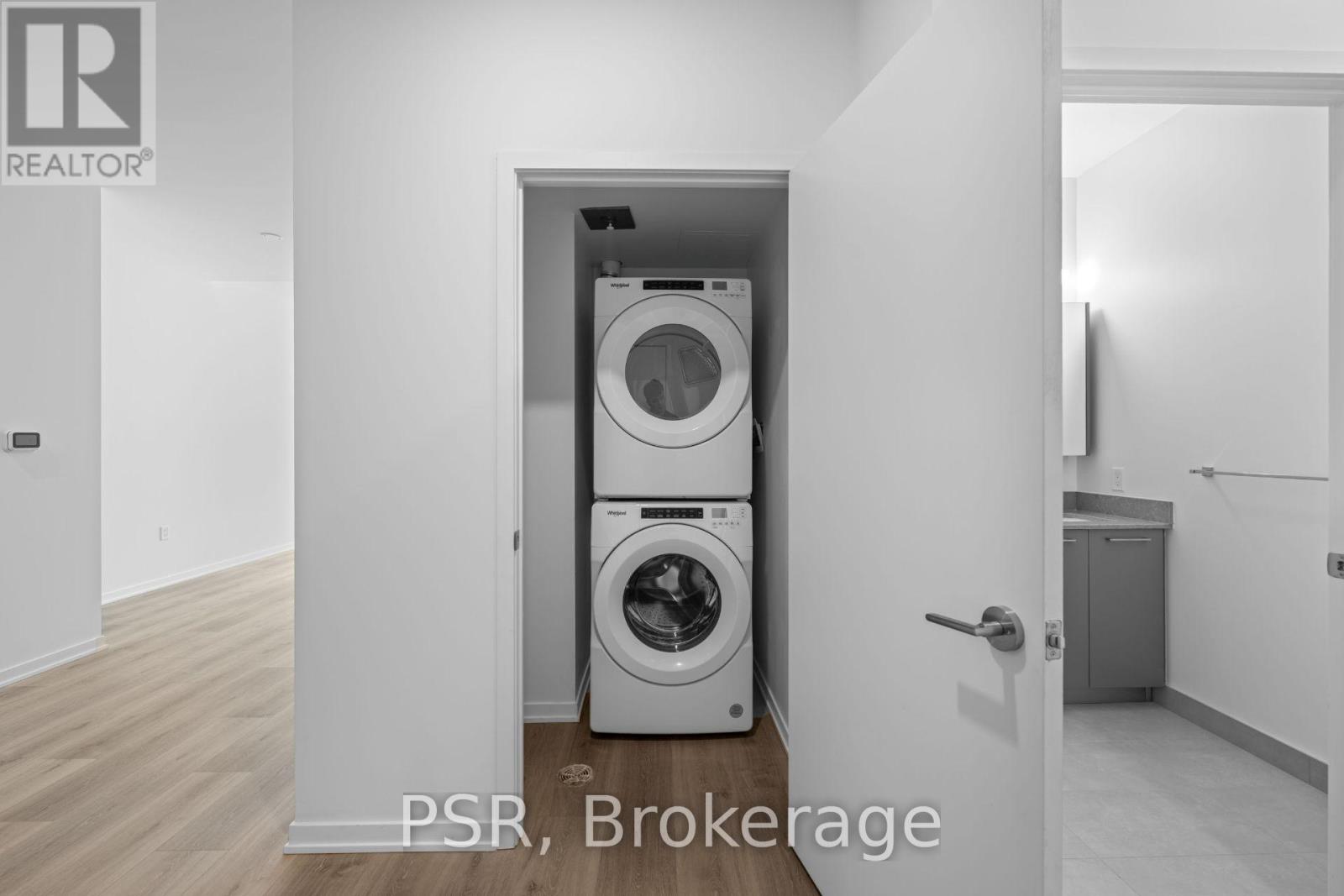 913 - 101 Roehampton Avenue Property Photo 15