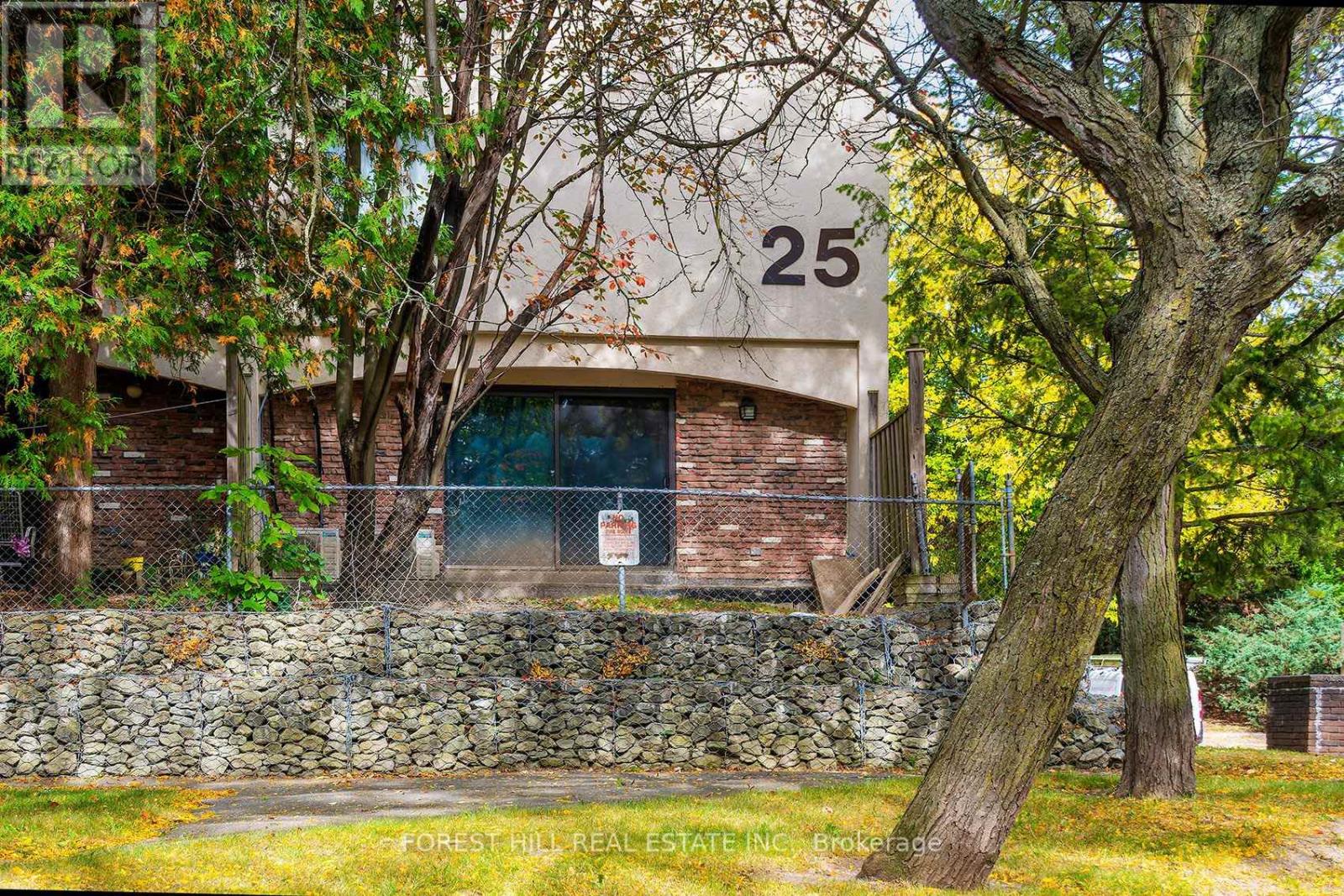 6 - 25 Pebble Byway Property Photo 3