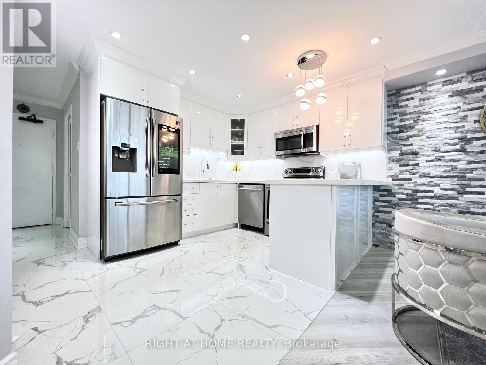 1608 - 75 Graydon Hall Drive Property Photo 1