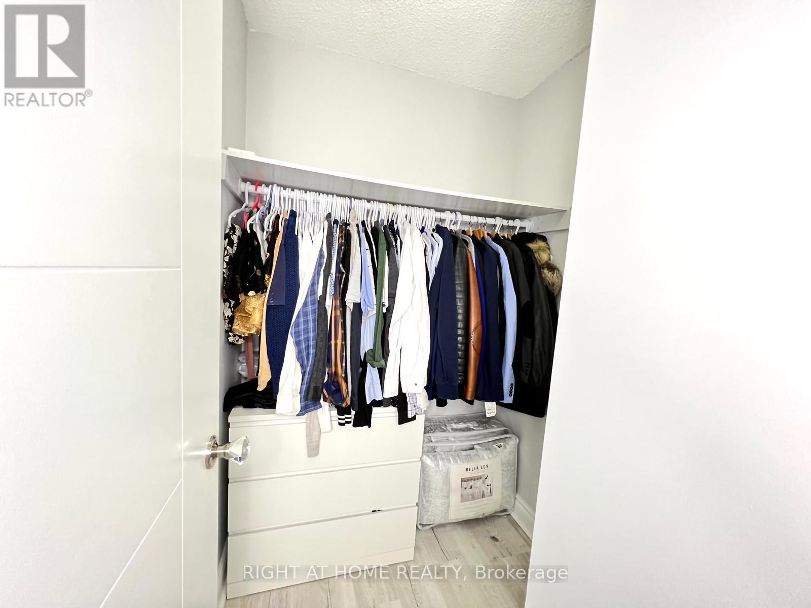 1608 - 75 Graydon Hall Drive Property Photo 24