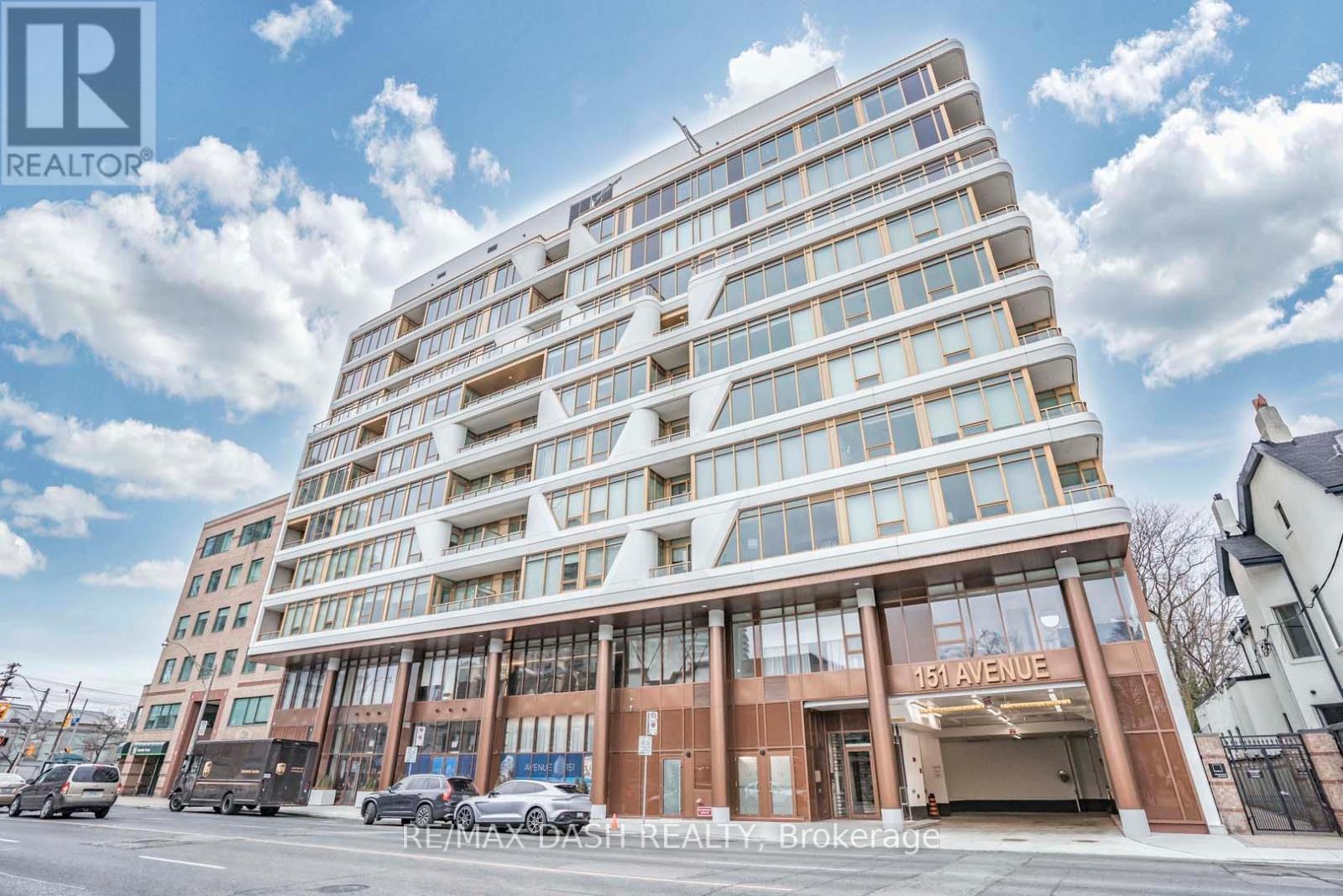 205 - 151 Avenue Road Property Photo 2