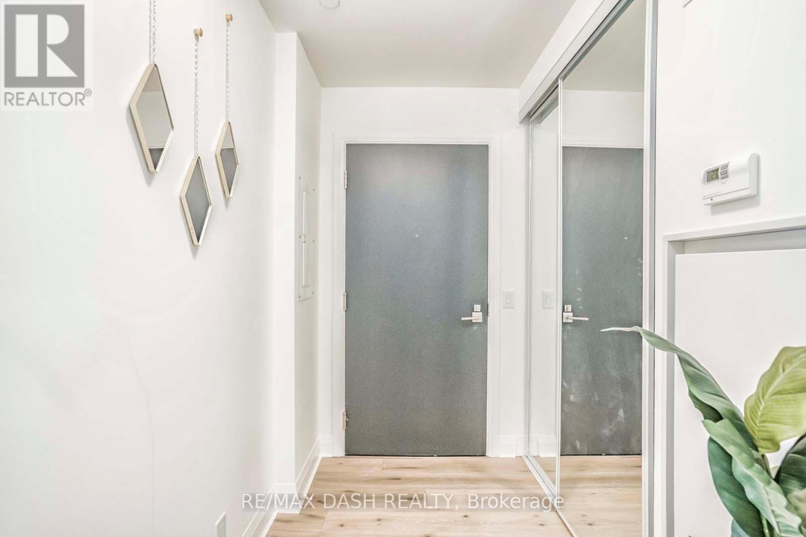 205 - 151 Avenue Road Property Photo 5