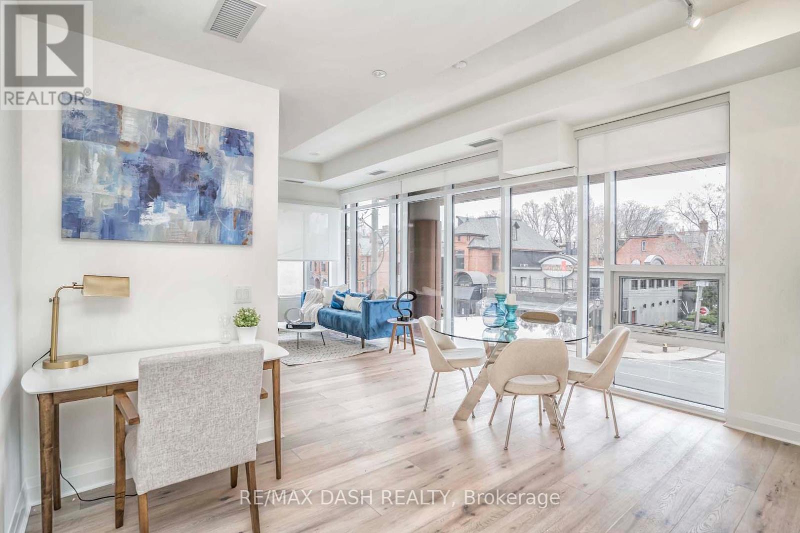 205 - 151 Avenue Road Property Photo 6