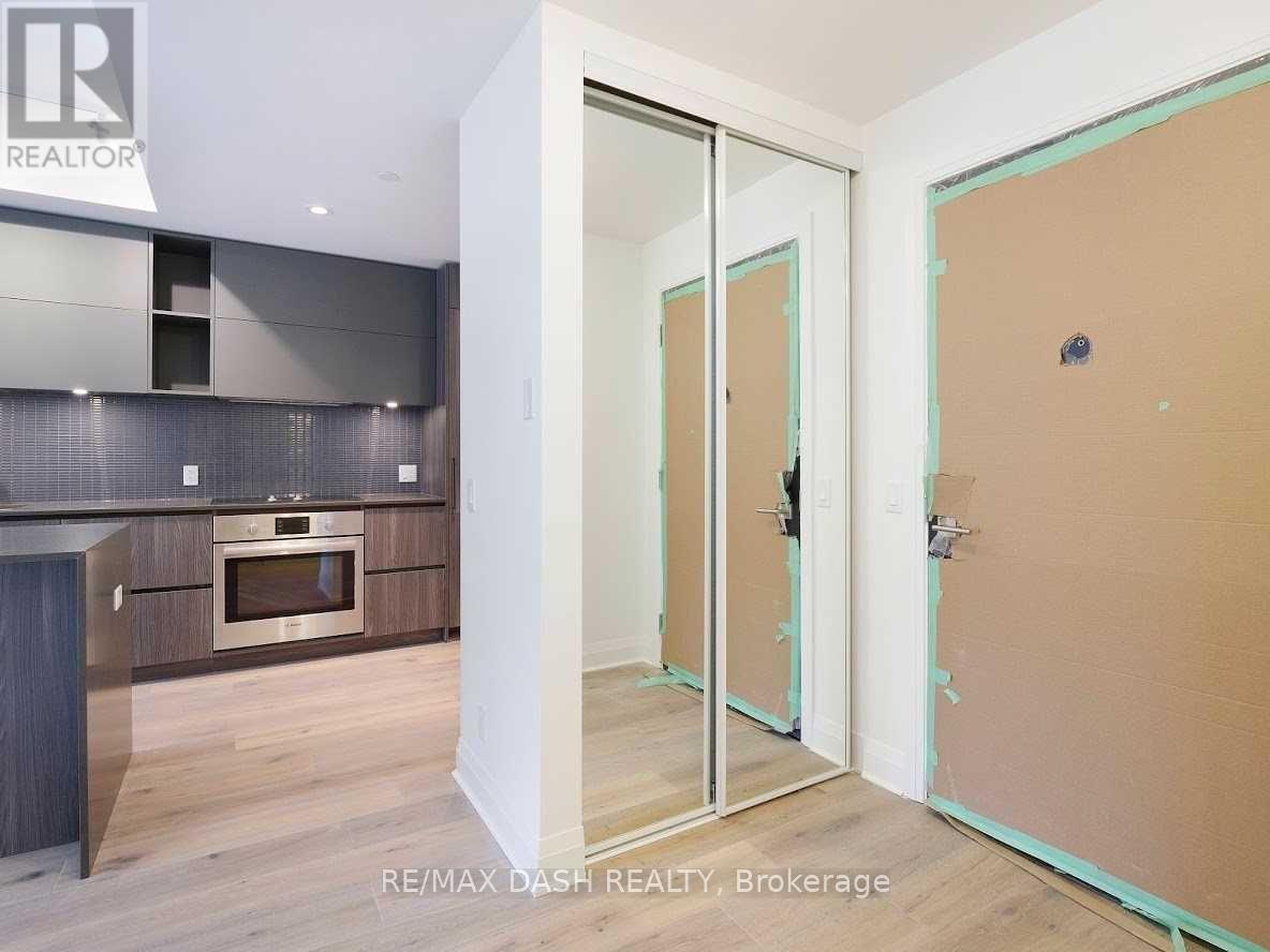 306 - 151 Avenue Road Property Photo 2