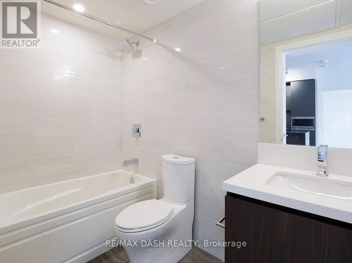 306 - 151 Avenue Road Property Photo 4
