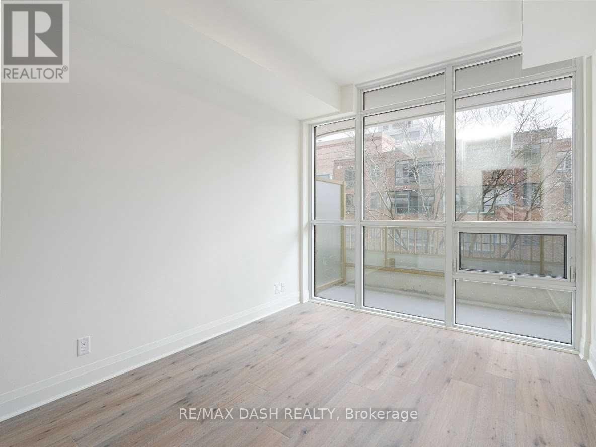 306 - 151 Avenue Road Property Photo 5