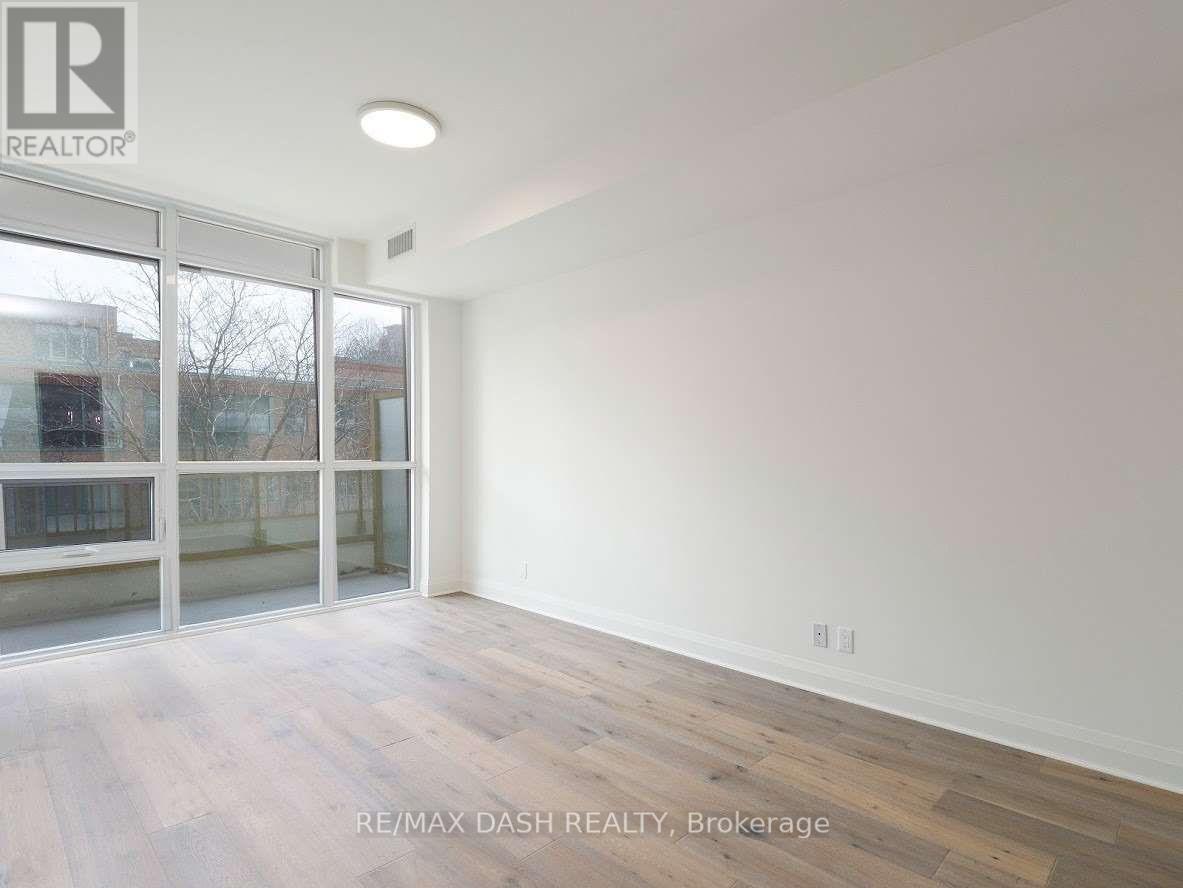 306 - 151 Avenue Road Property Photo 8