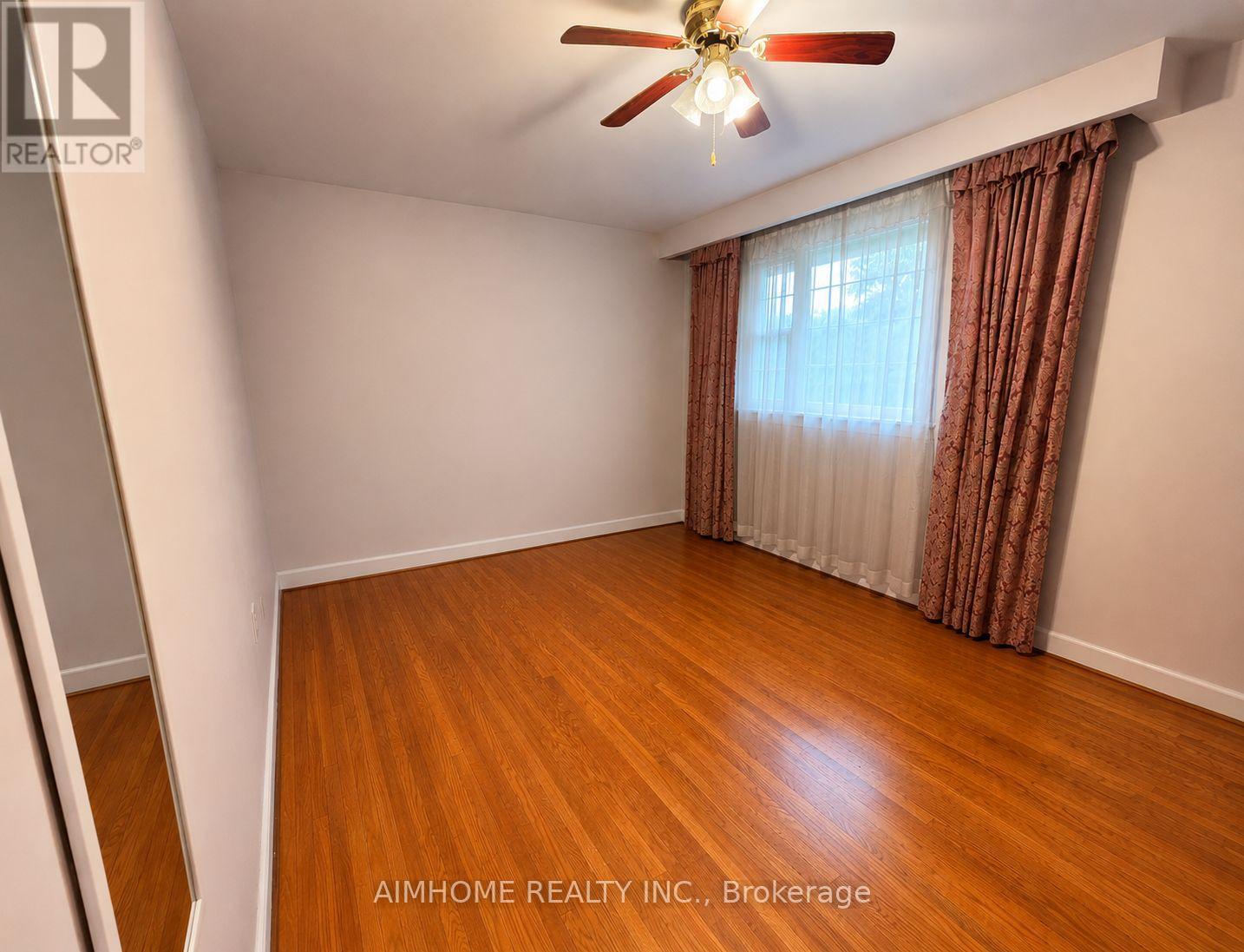 25 Burbank Drive Property Photo 4
