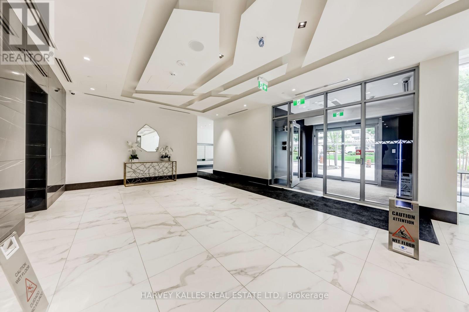 3415 - 50 Dunfield Avenue Property Photo 3