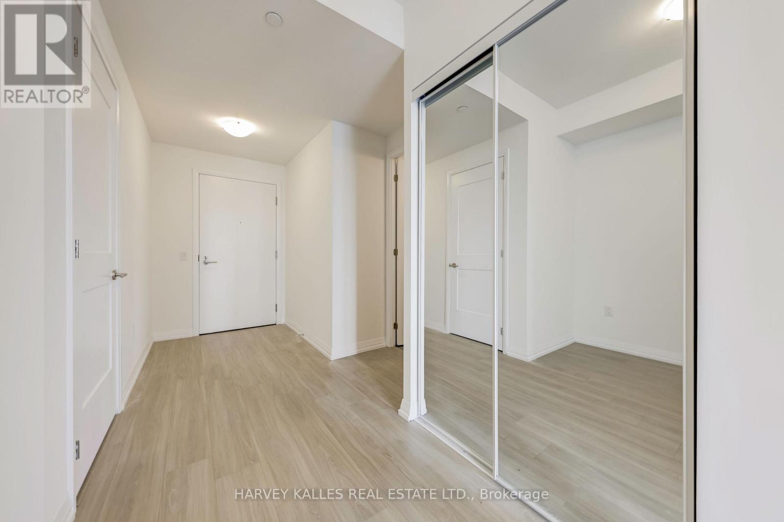 3415 - 50 Dunfield Avenue Property Photo 5