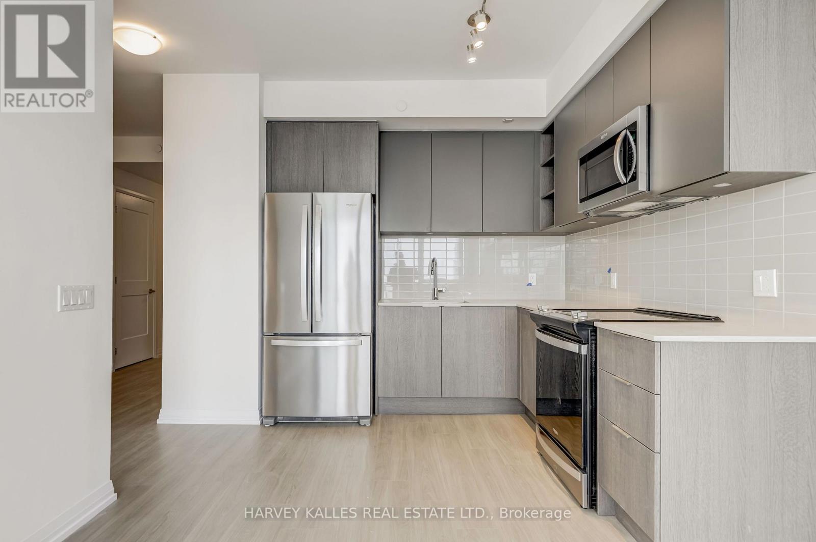 3415 - 50 Dunfield Avenue Property Photo 9