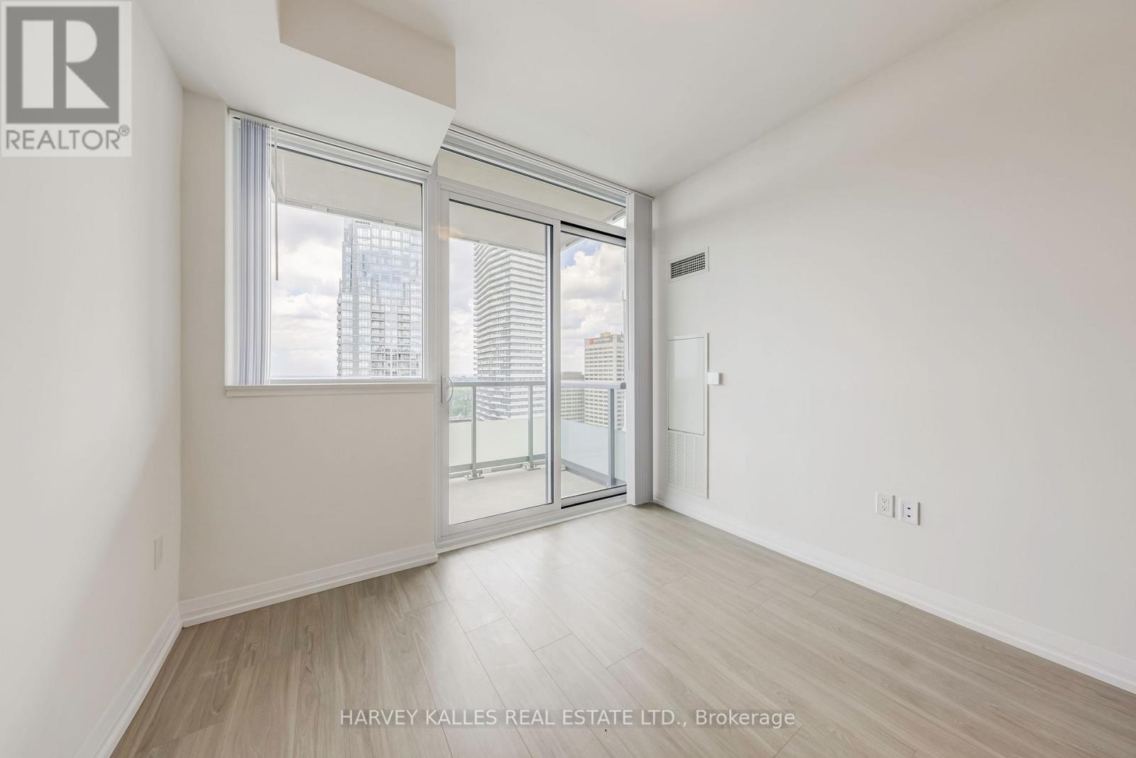 3415 - 50 Dunfield Avenue Property Photo 10