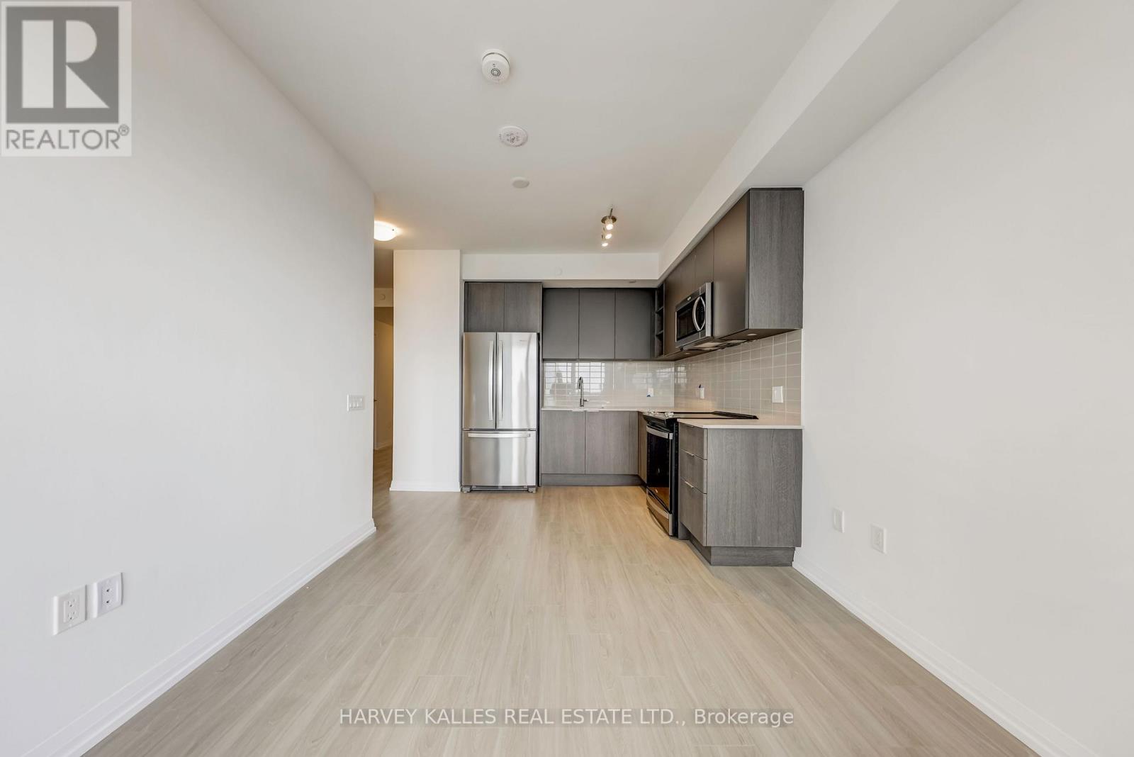 3415 - 50 Dunfield Avenue Property Photo 12