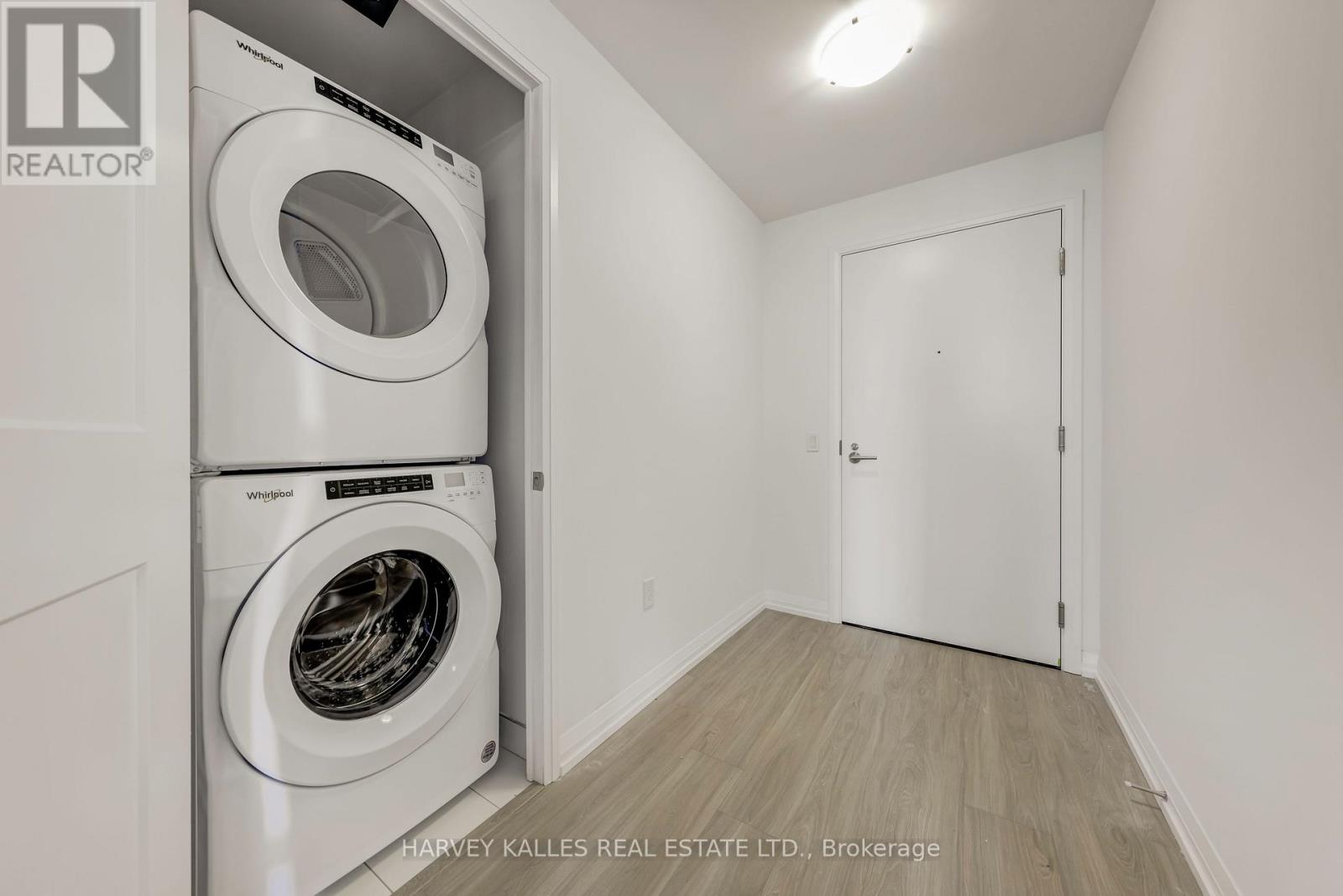 3415 - 50 Dunfield Avenue Property Photo 15