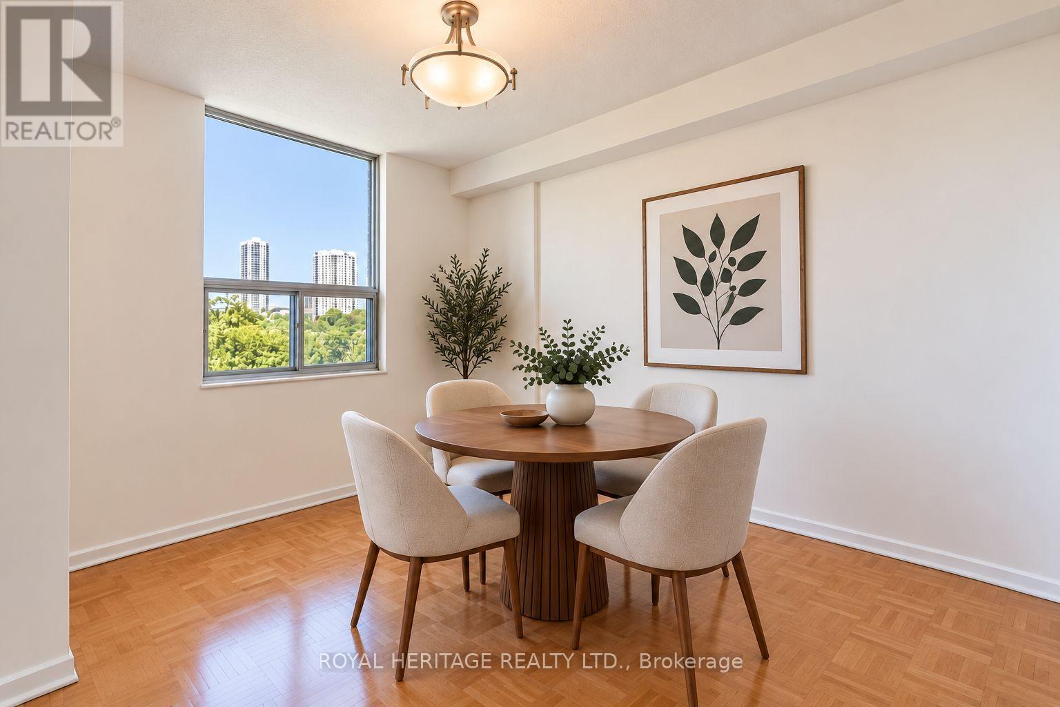 603 - 10 Edgecliff Golfway Property Photo 11
