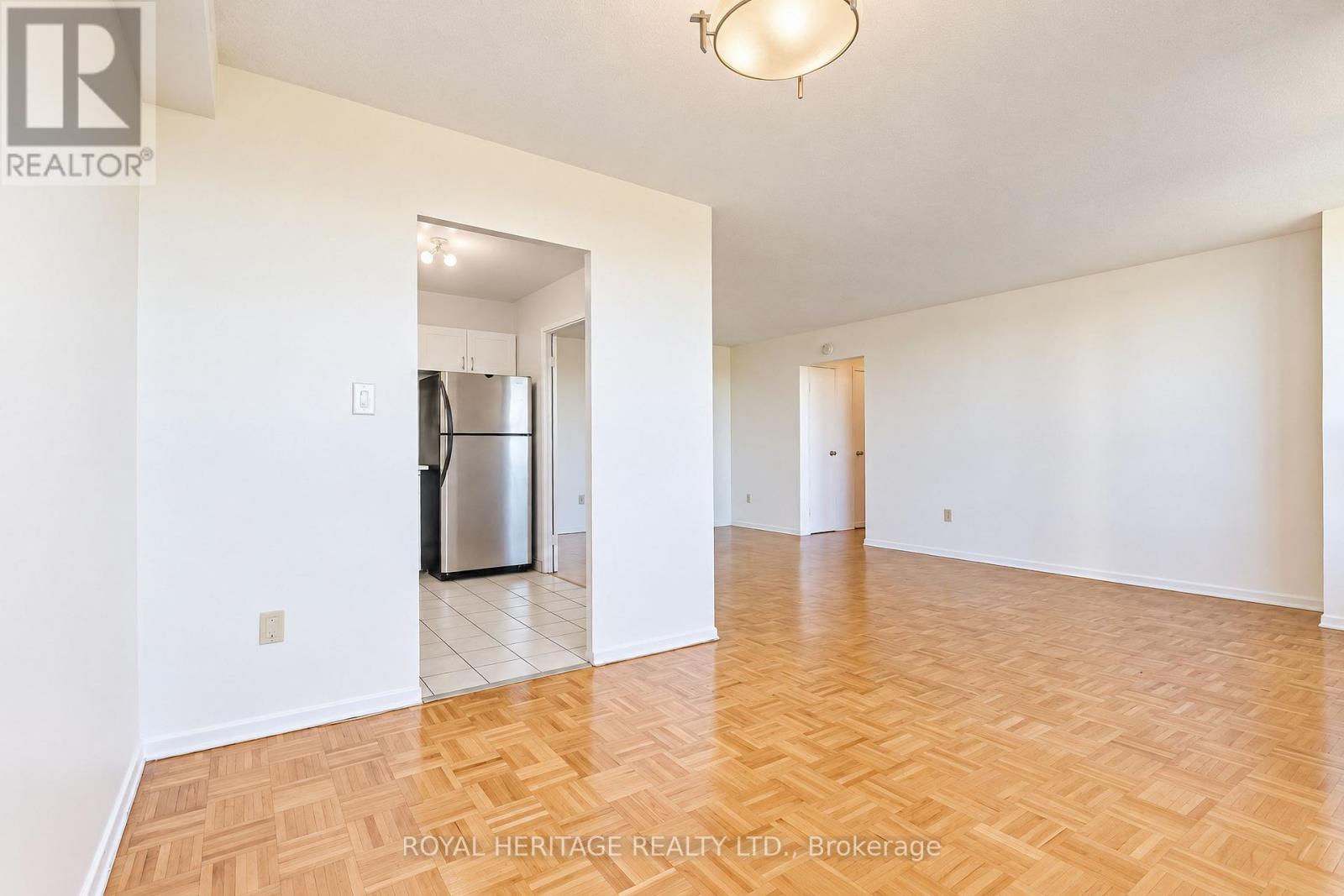 603 - 10 Edgecliff Golfway Property Photo 15