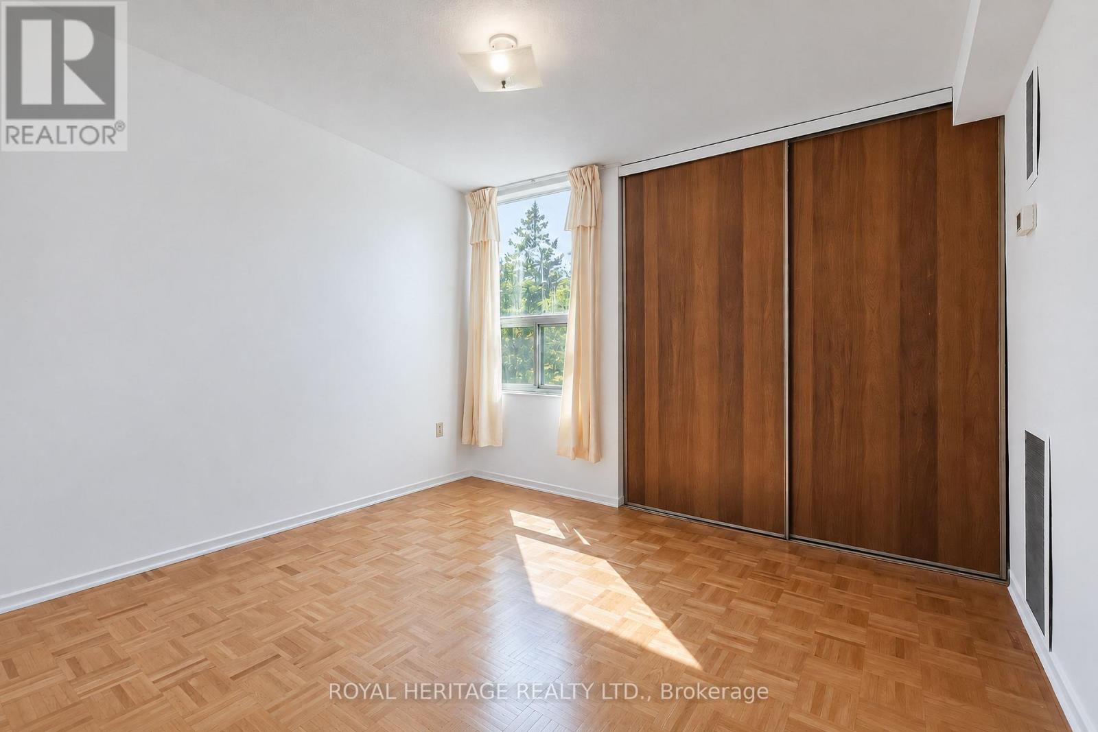603 - 10 Edgecliff Golfway Property Photo 23