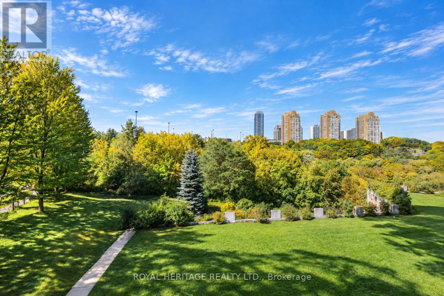 603 - 10 Edgecliff Golfway Property Photo 35
