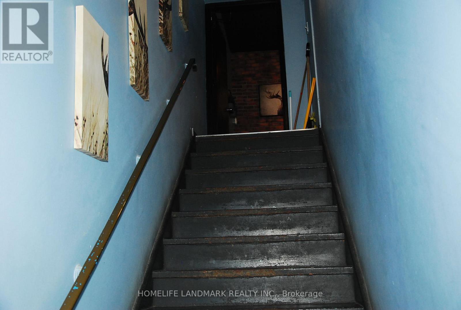 621 Bloor Street W Property Photo 5