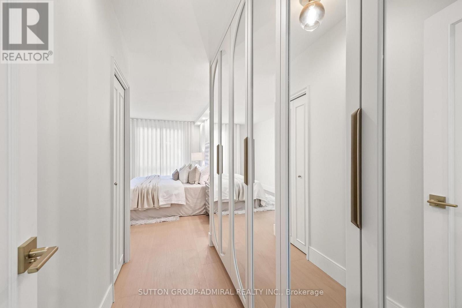 407 - 350 Lonsdale Road Property Photo 14