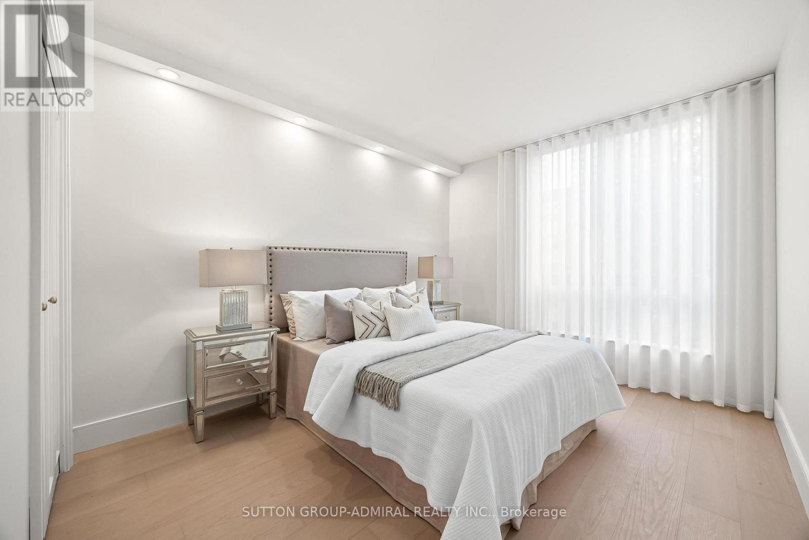 407 - 350 Lonsdale Road Property Photo 17