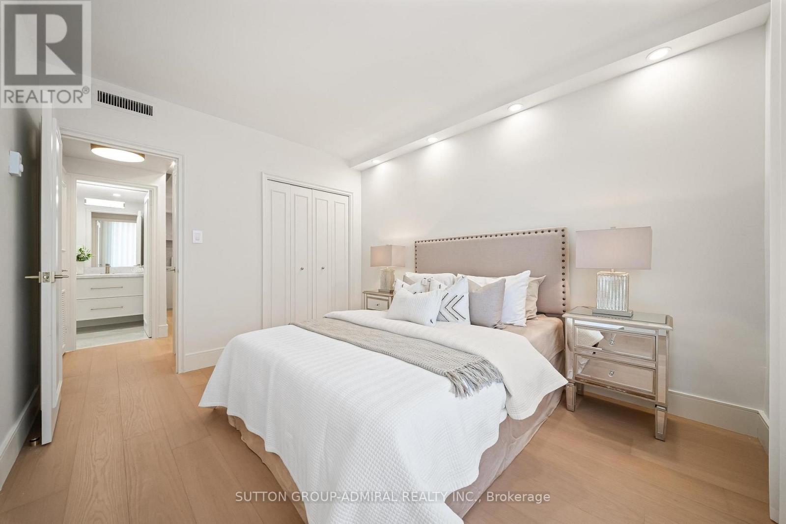 407 - 350 Lonsdale Road Property Photo 18