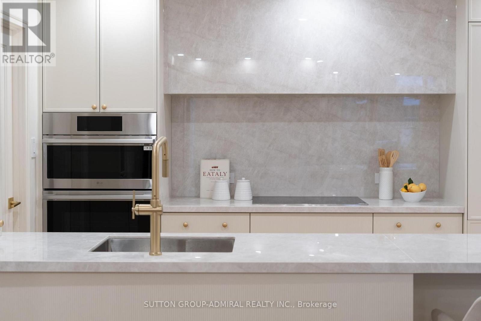 407 - 350 Lonsdale Road Property Photo 25