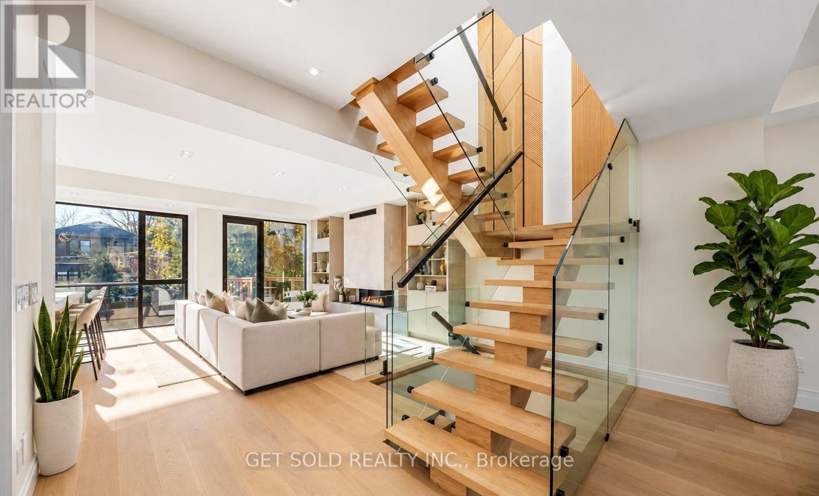 551 Broadway Avenue Property Photo 3