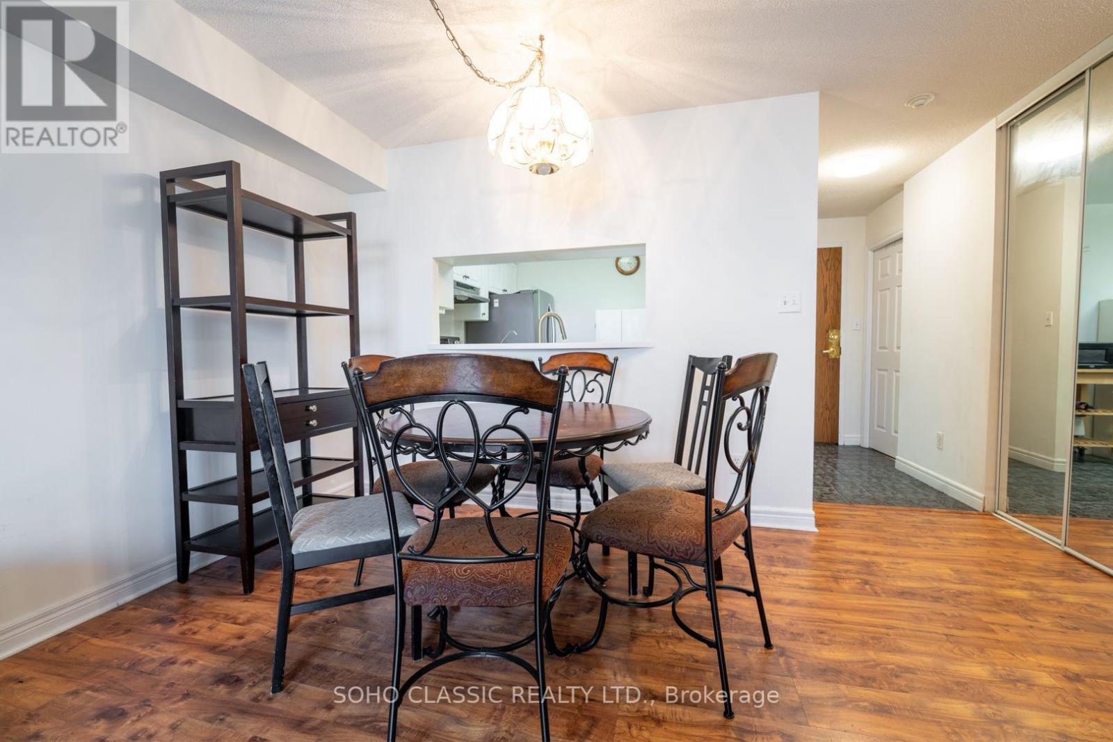 809 - 1700 Eglinton Avenue E Property Photo 6