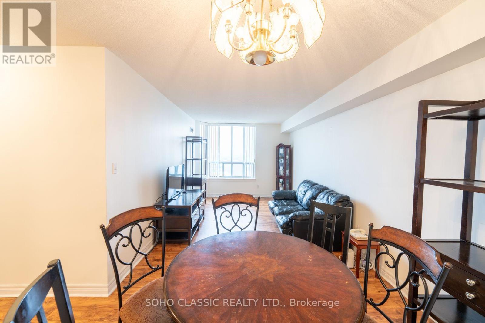 809 - 1700 Eglinton Avenue E Property Photo 11