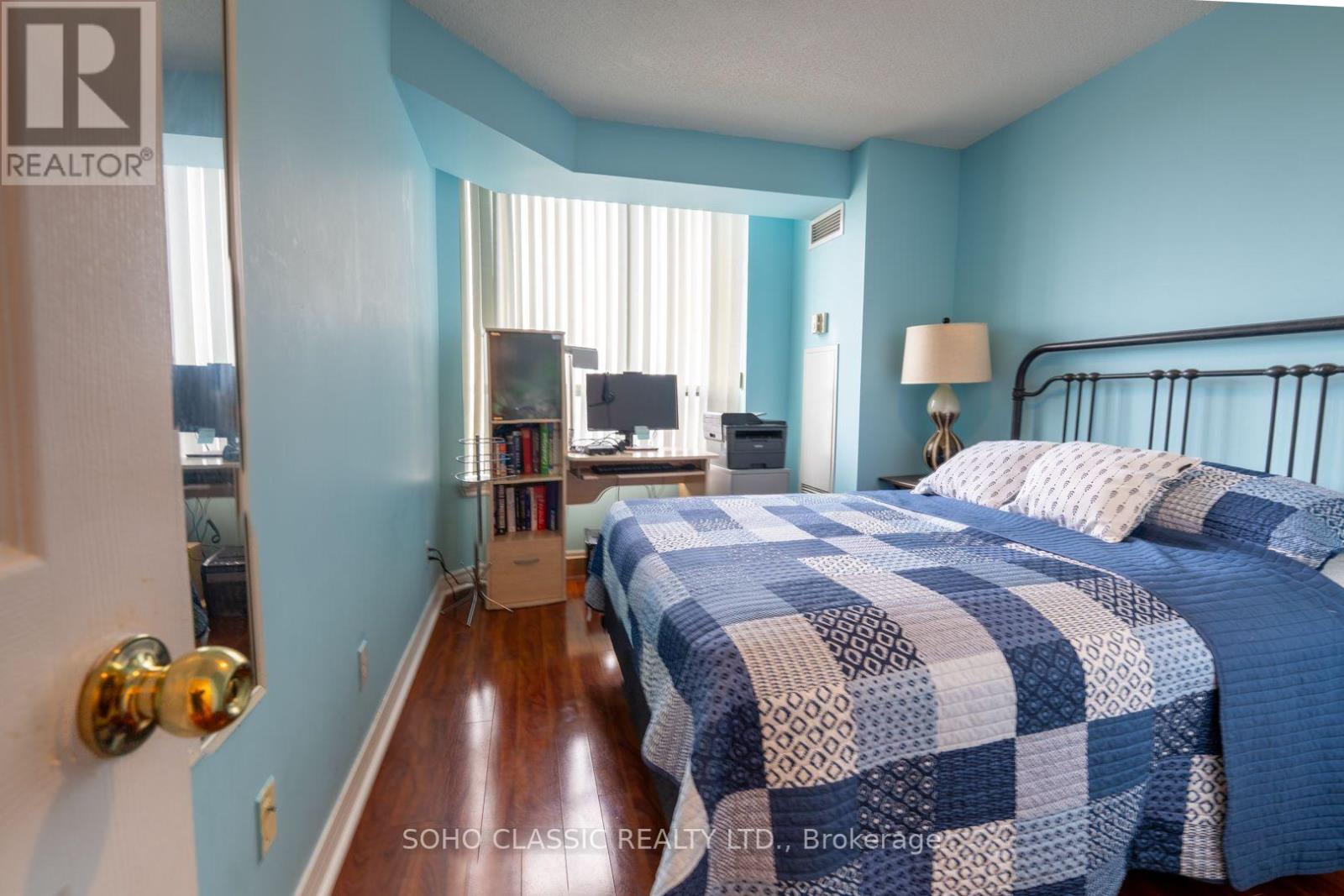 809 - 1700 Eglinton Avenue E Property Photo 15