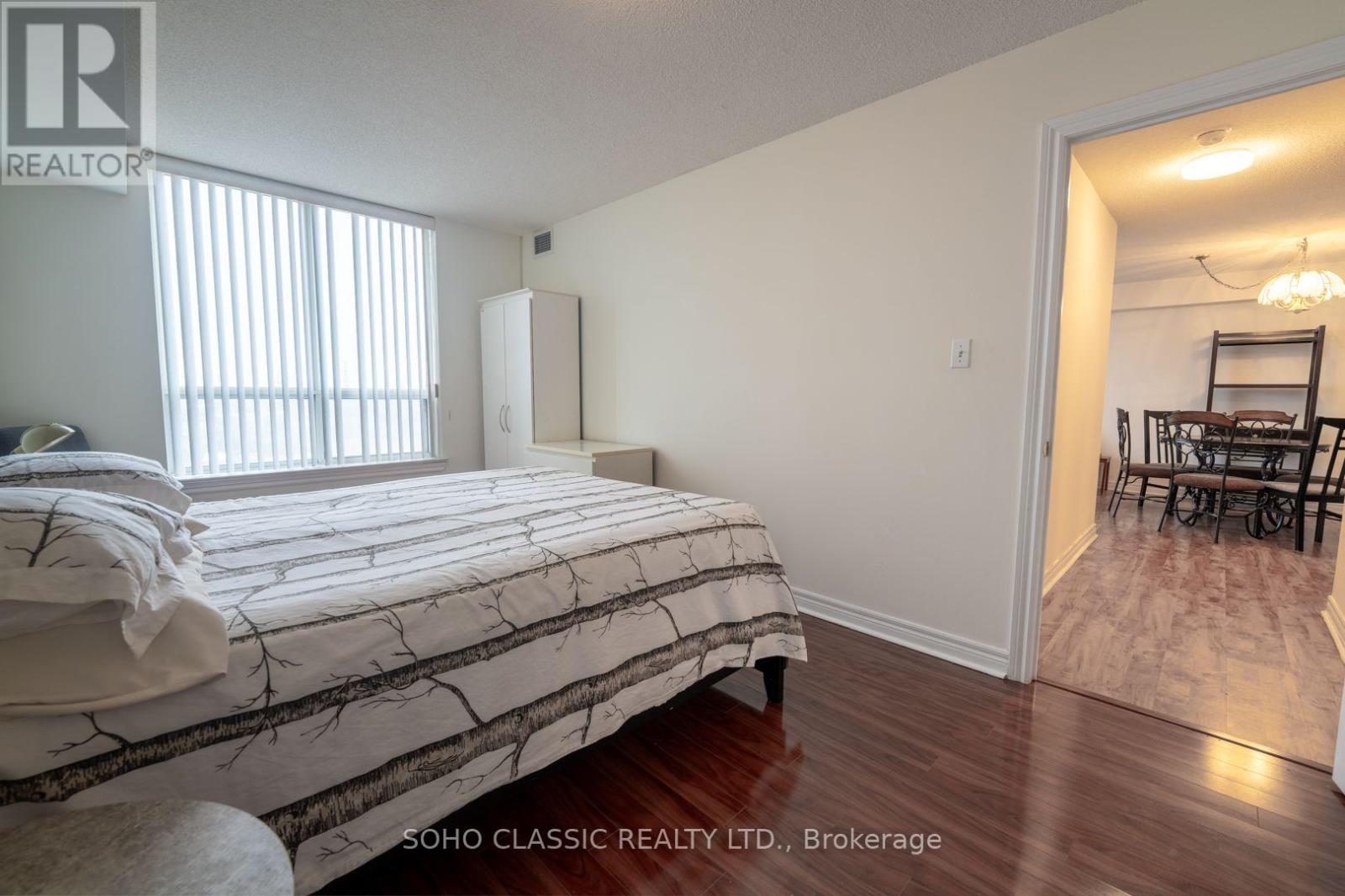 809 - 1700 Eglinton Avenue E Property Photo 21