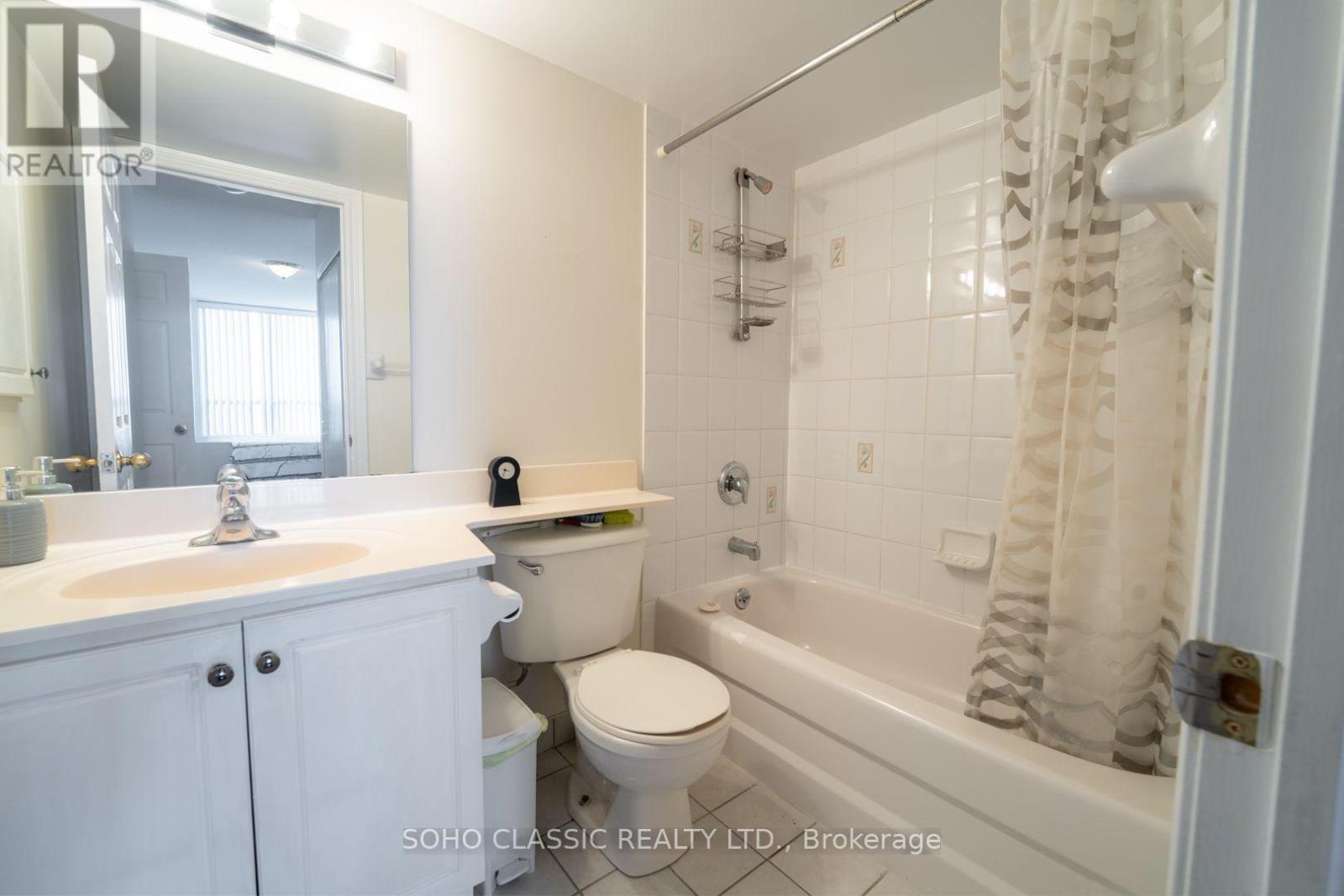 809 - 1700 Eglinton Avenue E Property Photo 23