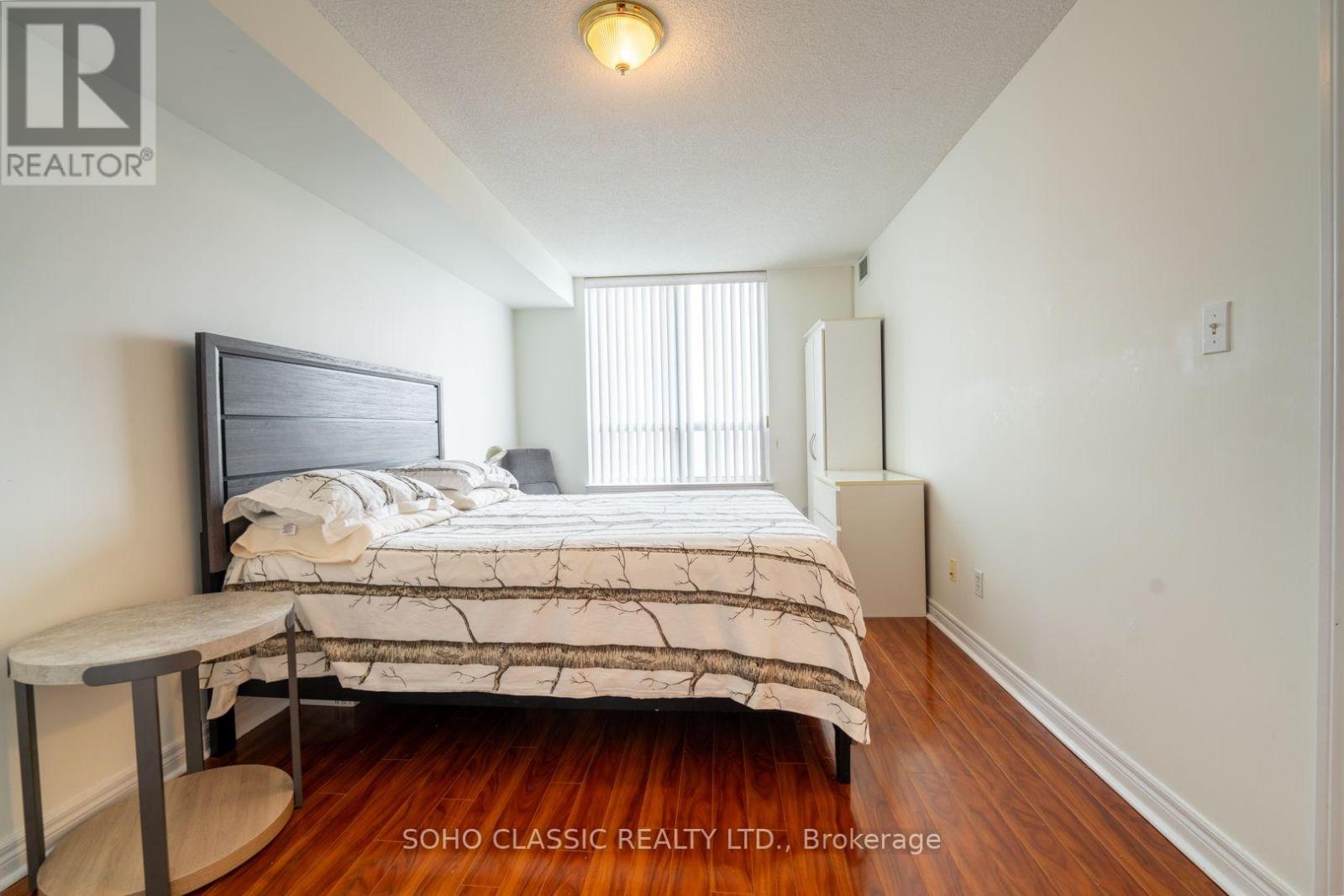 809 - 1700 Eglinton Avenue E Property Photo 25