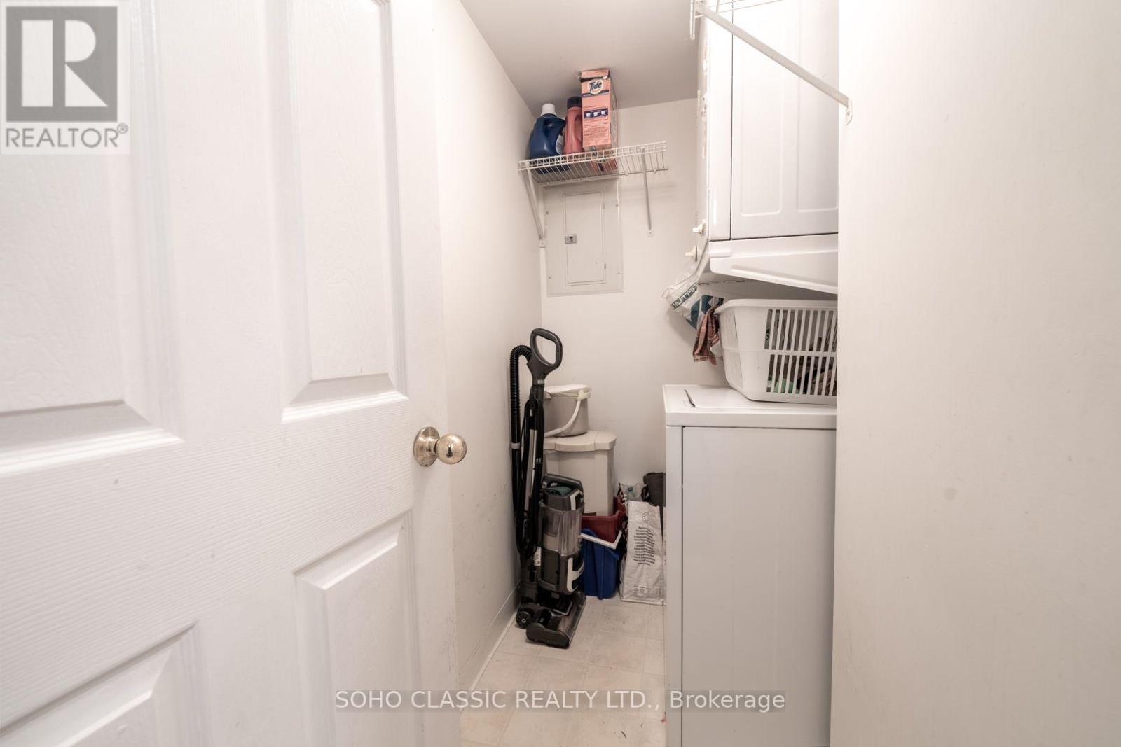 809 - 1700 Eglinton Avenue E Property Photo 26