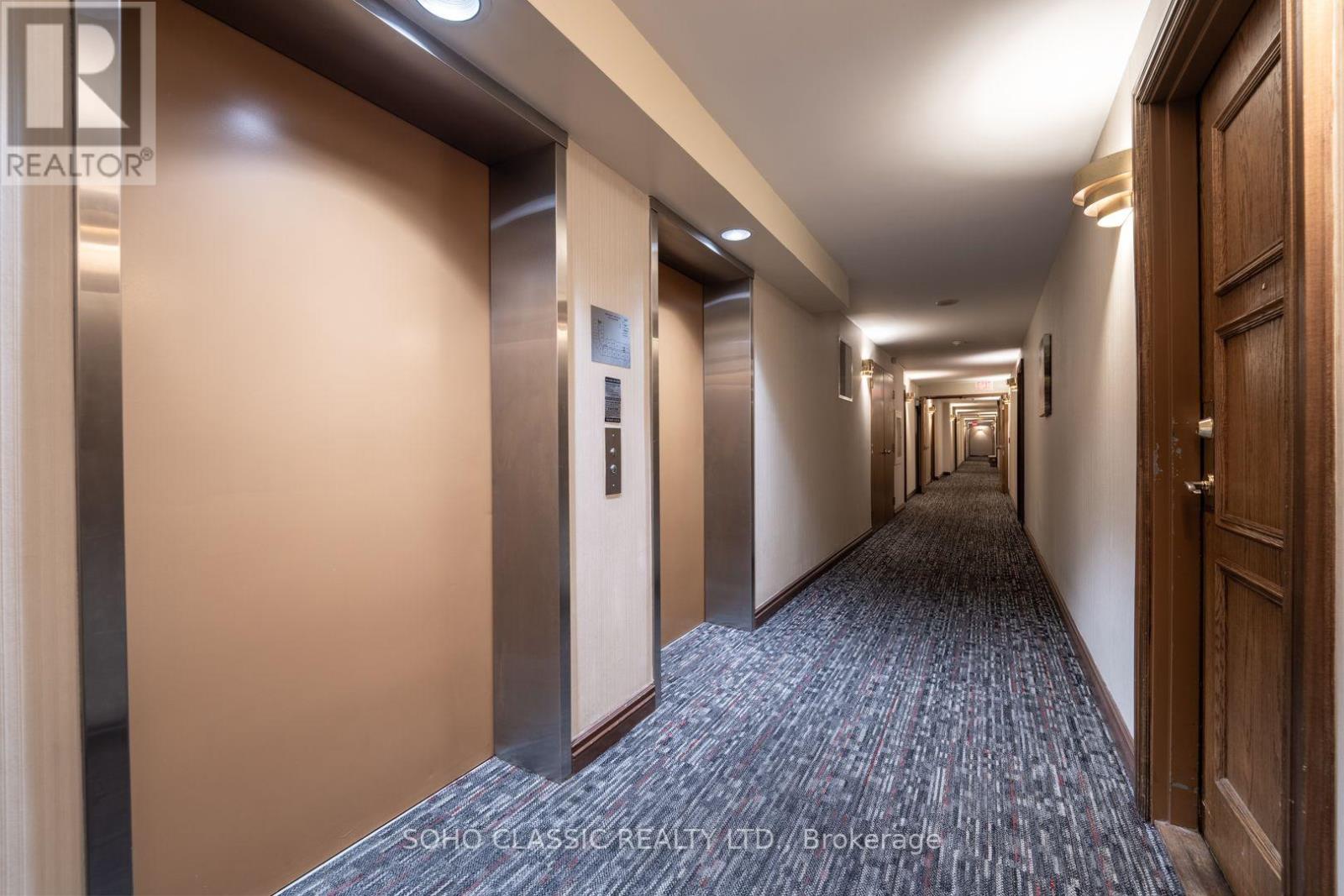809 - 1700 Eglinton Avenue E Property Photo 28