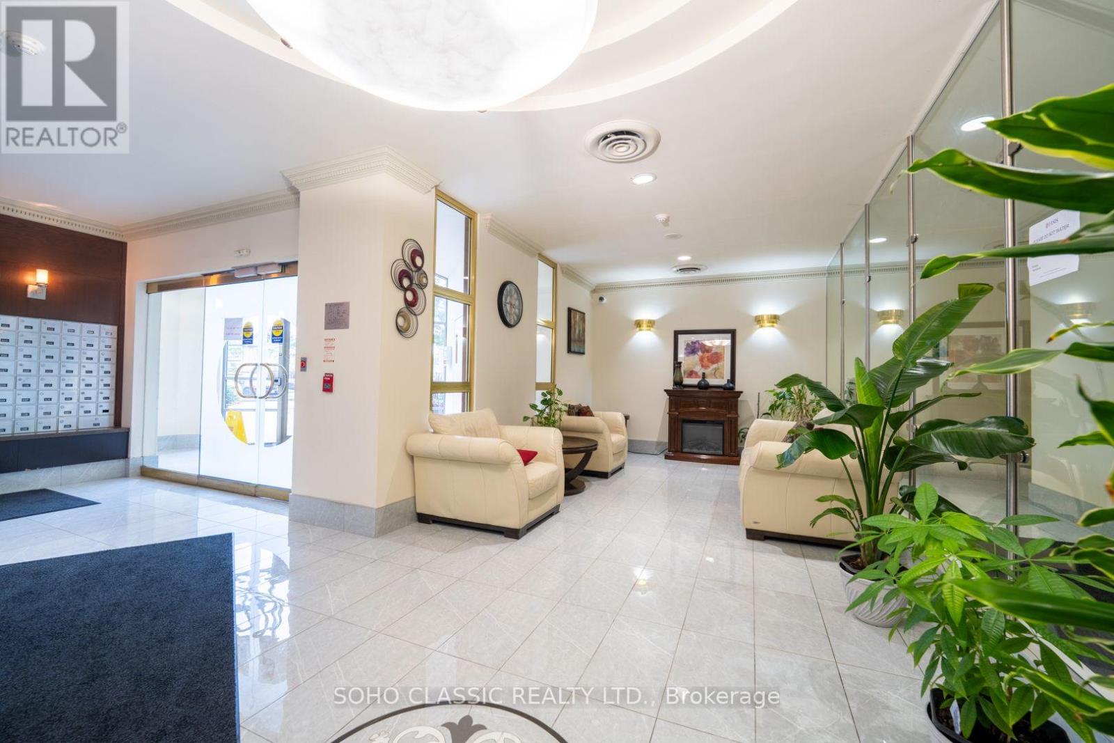 809 - 1700 Eglinton Avenue E Property Photo 30