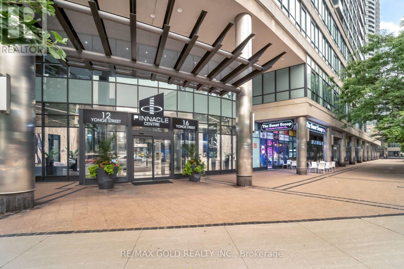 1808 - 16 Yonge Street Property Photo 4