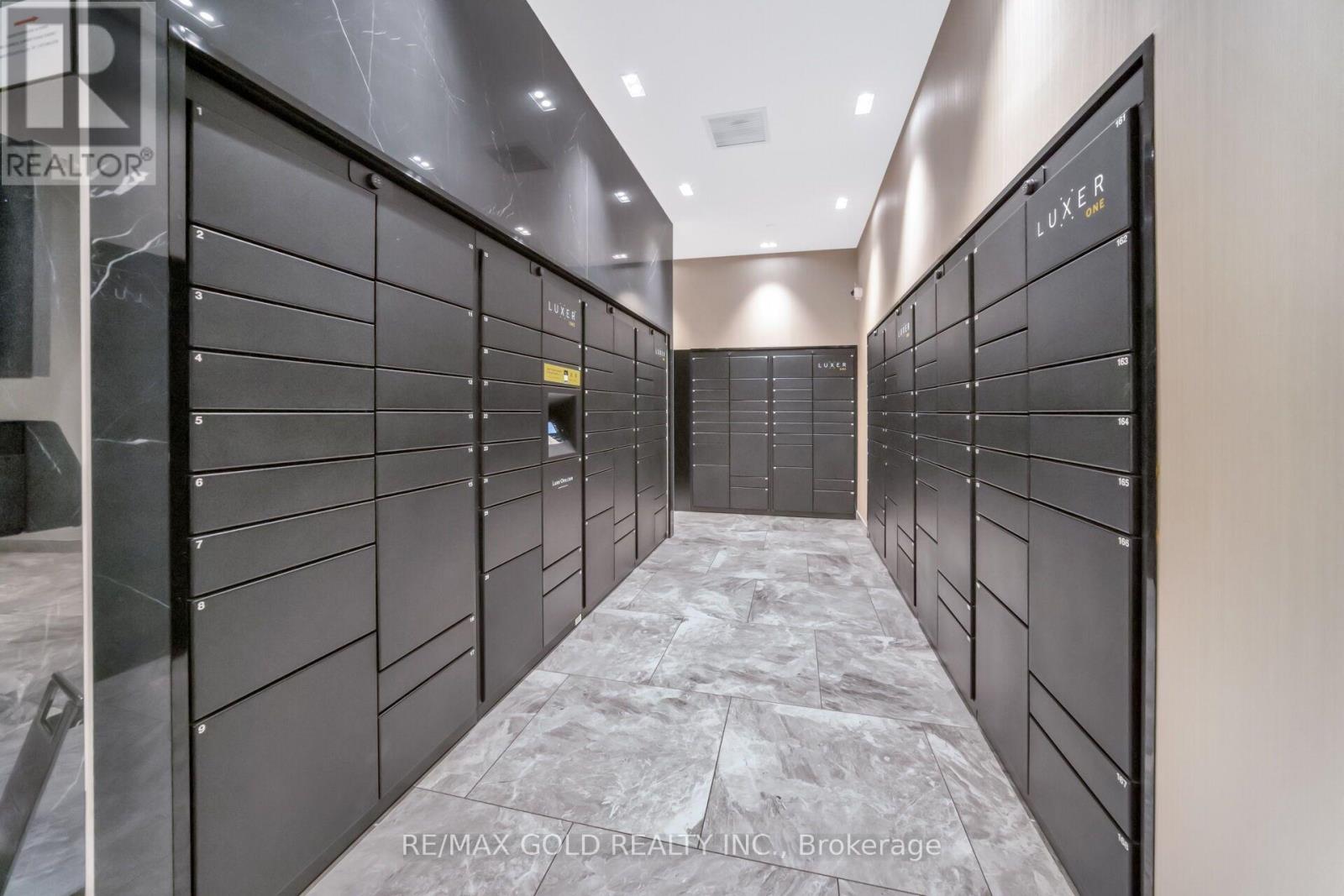 1808 - 16 Yonge Street Property Photo 9
