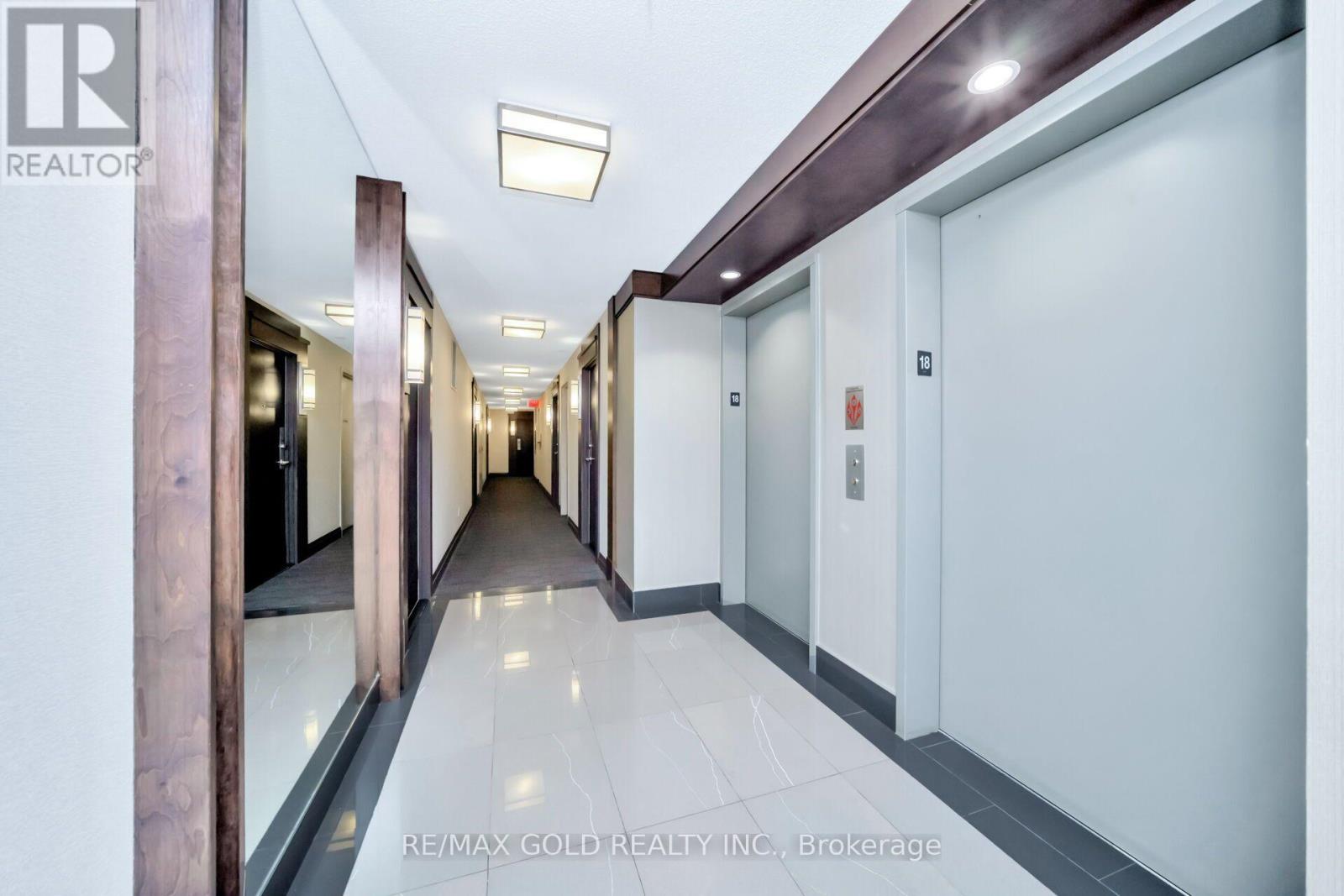 1808 - 16 Yonge Street Property Photo 11