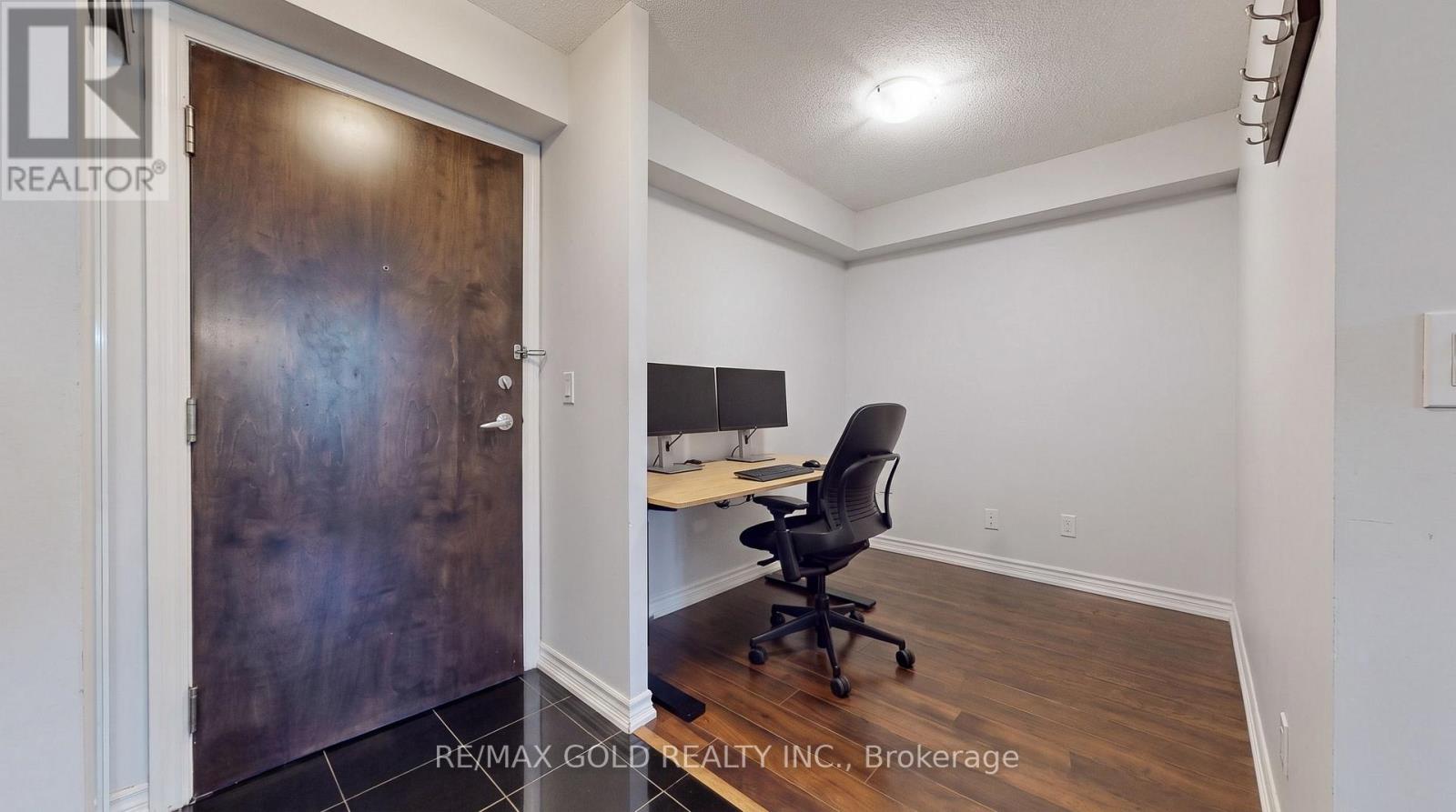 1808 - 16 Yonge Street Property Photo 13