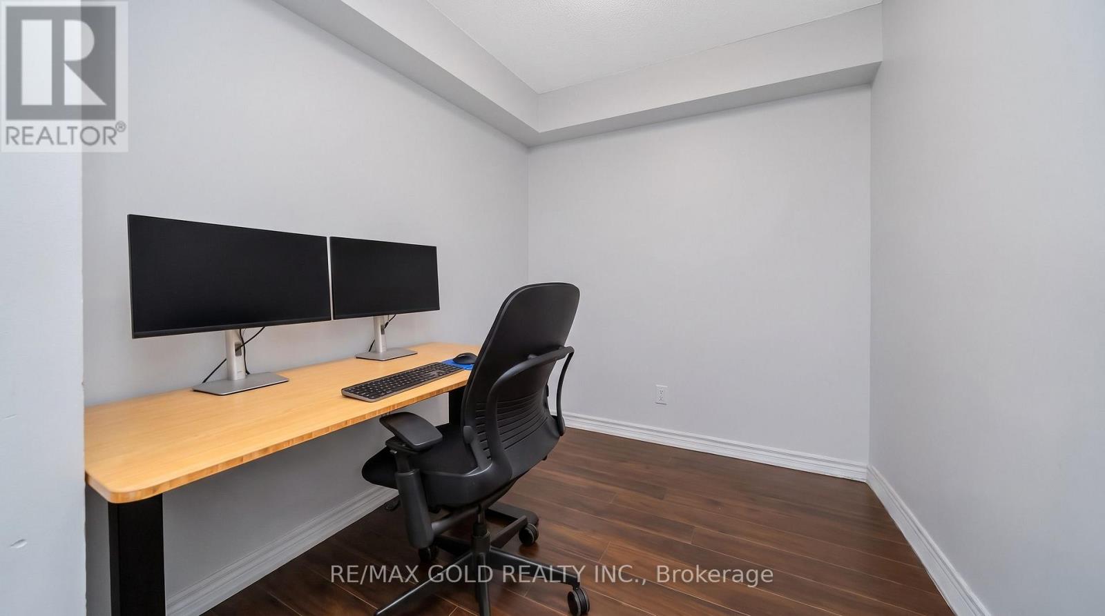 1808 - 16 Yonge Street Property Photo 14