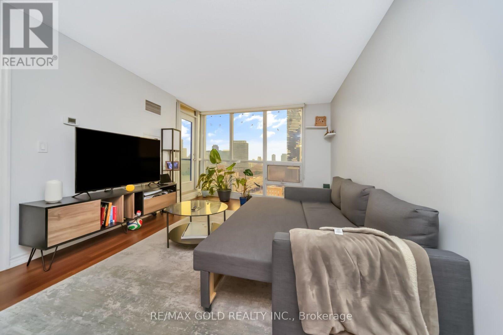 1808 - 16 Yonge Street Property Photo 23