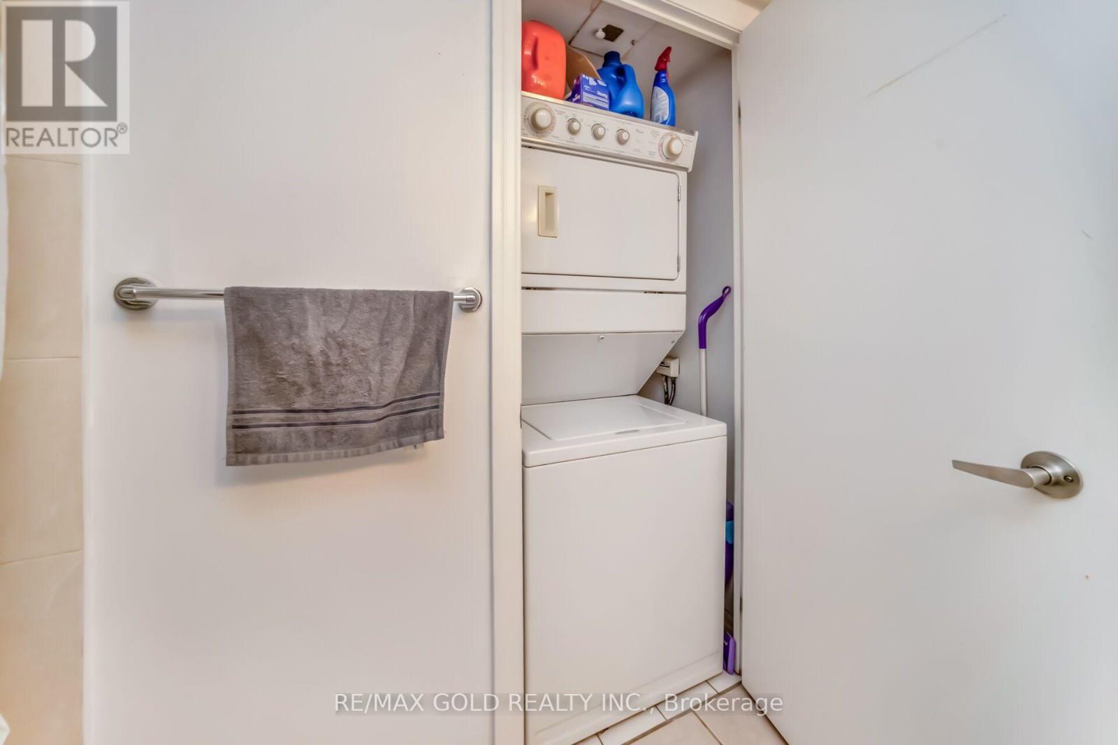 1808 - 16 Yonge Street Property Photo 27